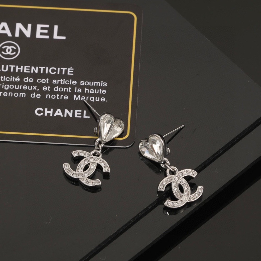 Chanel women's earrings - Picture 3 of 6